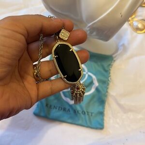 SOLD DONT PURCHACE!Kendra Scott big black stone necklace big